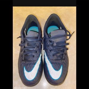 Indoor Men’s Soccer Shoes🥶